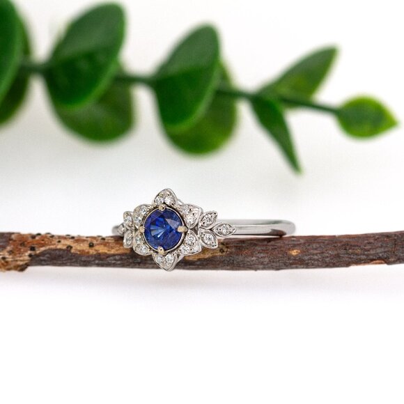 AAA Ceylon Sapphire Ring in 14K Solid Gold with Natural Diamonds - Picture 7 of 12